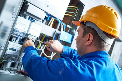 Why Hiring A Commercial Electrician Is Important For Your Workplace?