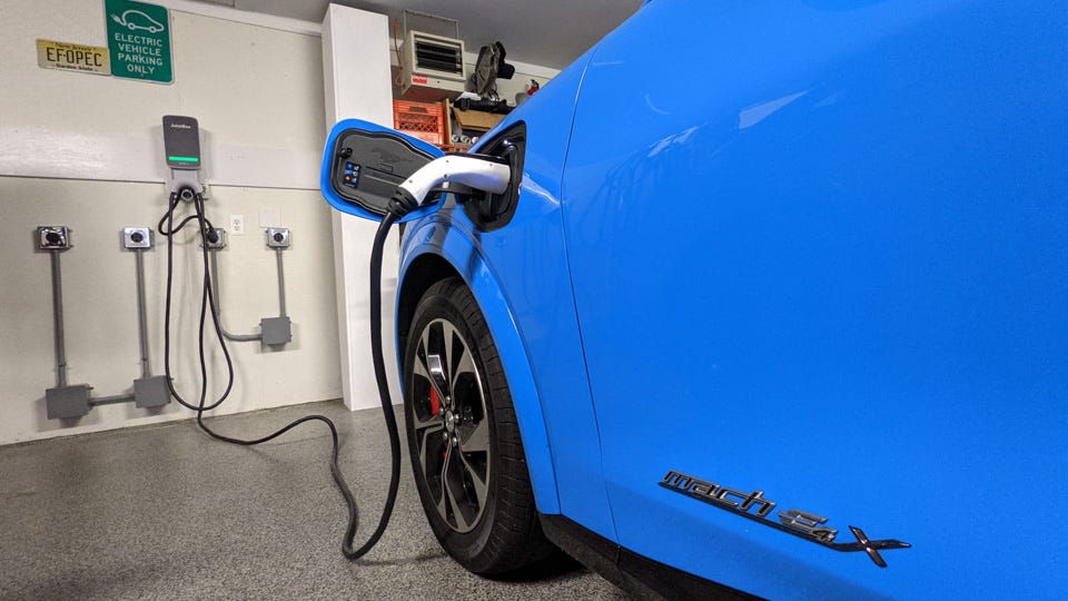 4 Points to Ponder When Choosing EV Charging Solutions For The Home