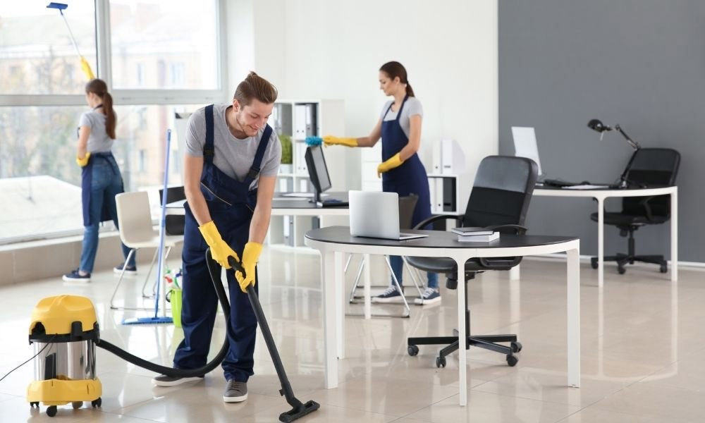 When Should You Hire a Professional Office Cleaner?