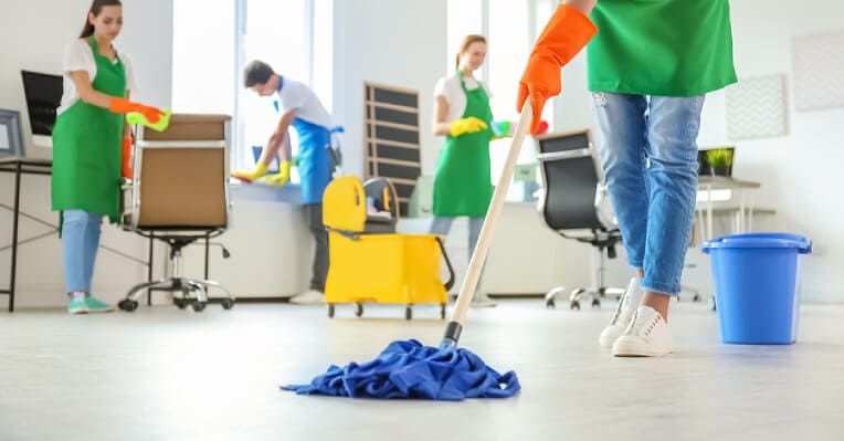 5 Reasons Why You Should Consider Hiring Commercial Cleaning Services
